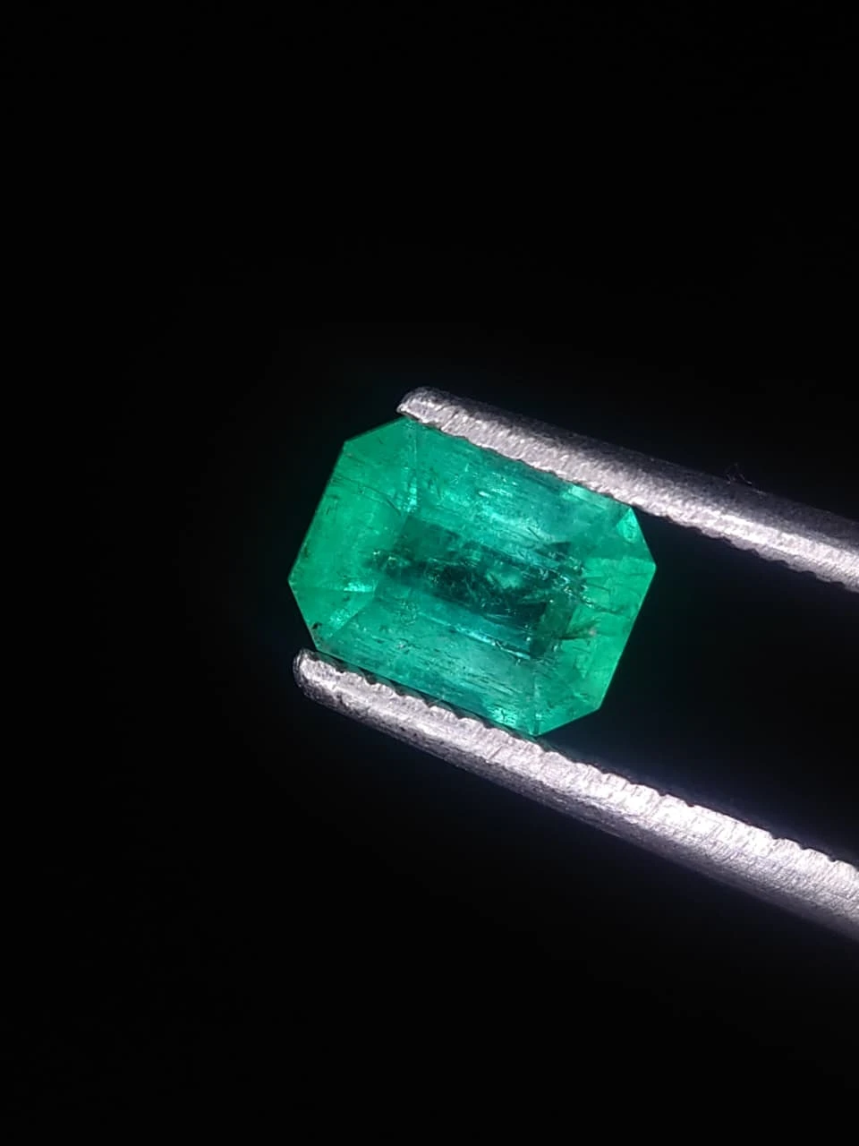 0.9ct Natural Emerald Faceted Panjsher Emerald from Afghanistan — view 3